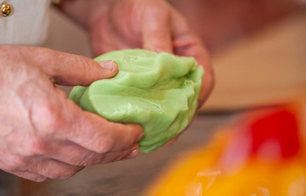 Beneficios de la plastilina en adultos: creatividad, salud y bienestar