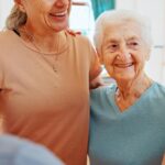 Beneficios del acompañamiento a personas mayores para su bienestar emocional y físico